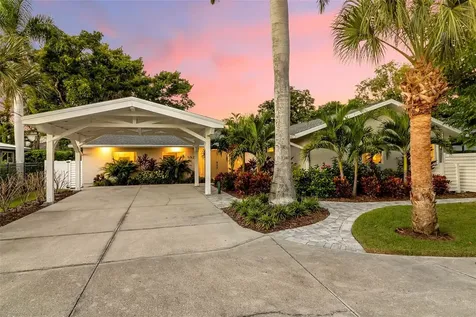 1621 Pine Bay Drive Sarasota FL 34231