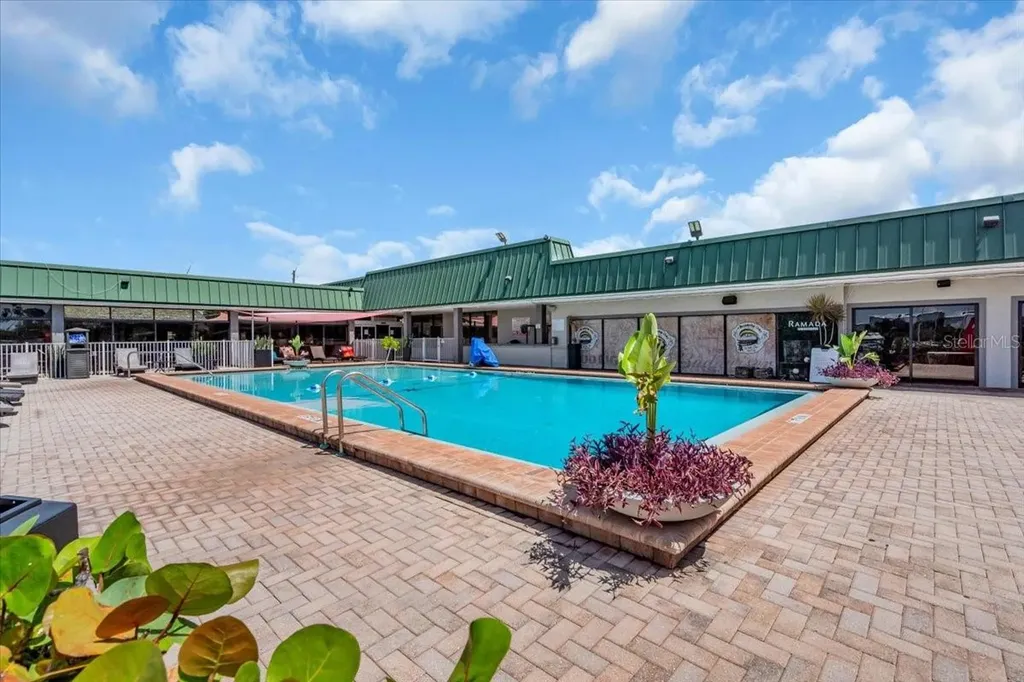 7150 N Tamiami Trail Sarasota FL 34243