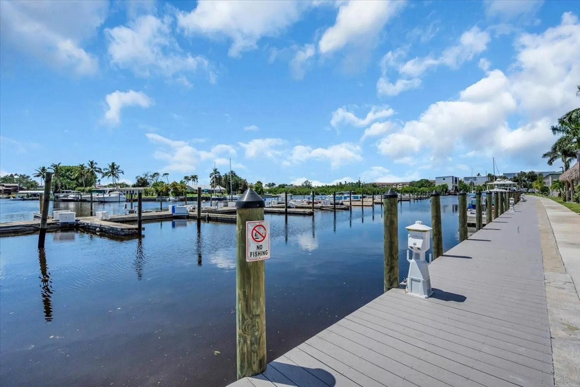 7150 N Tamiami Trail Sarasota FL 34243
