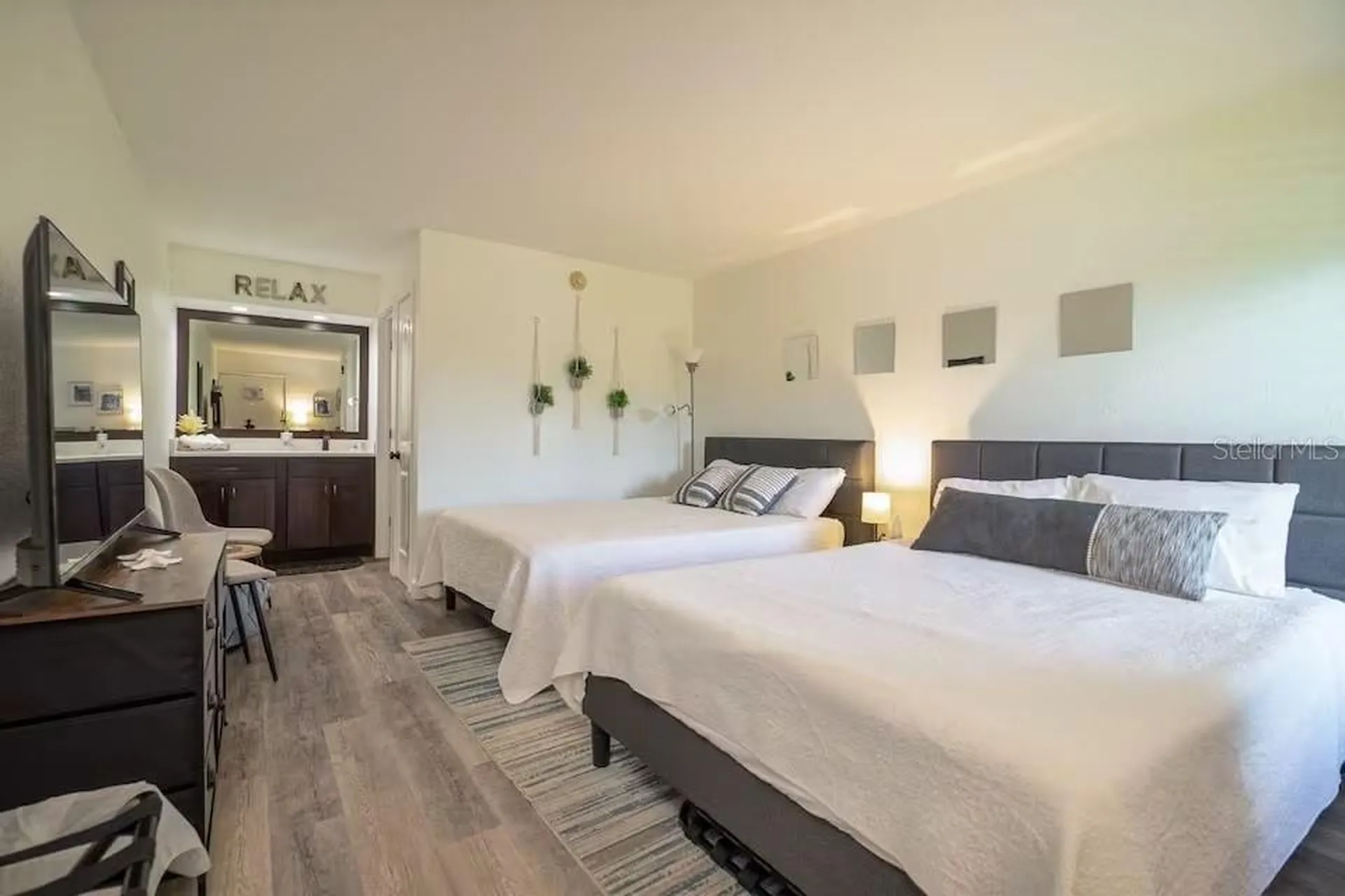 7150 N Tamiami Trail Sarasota FL 34243