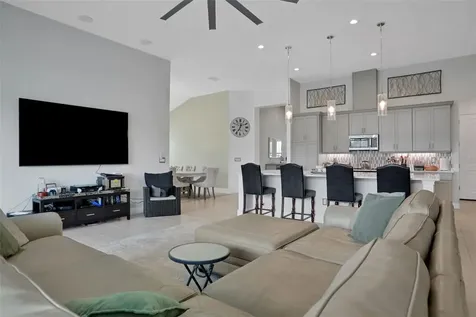 402 Aquamarine Way Daytona Beach FL 32124
