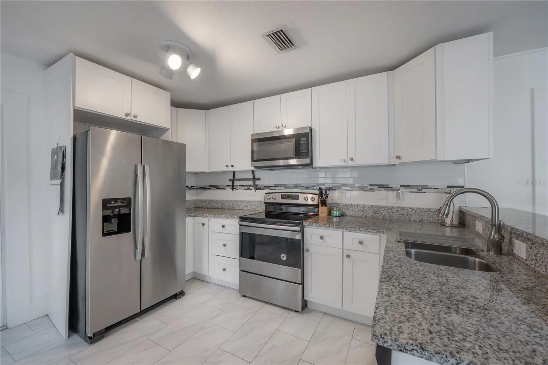 207 W Hiawatha Street Tampa FL 33604