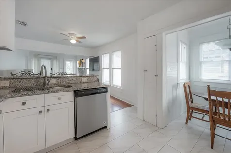 207 W Hiawatha Street Tampa FL 33604