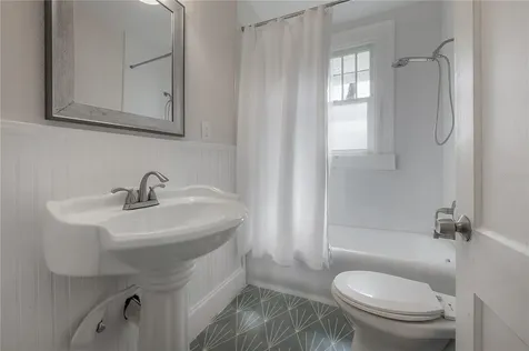 207 W Hiawatha Street Tampa FL 33604