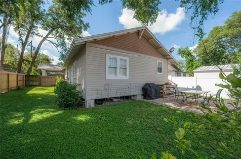 207 W Hiawatha Street Tampa FL 33604