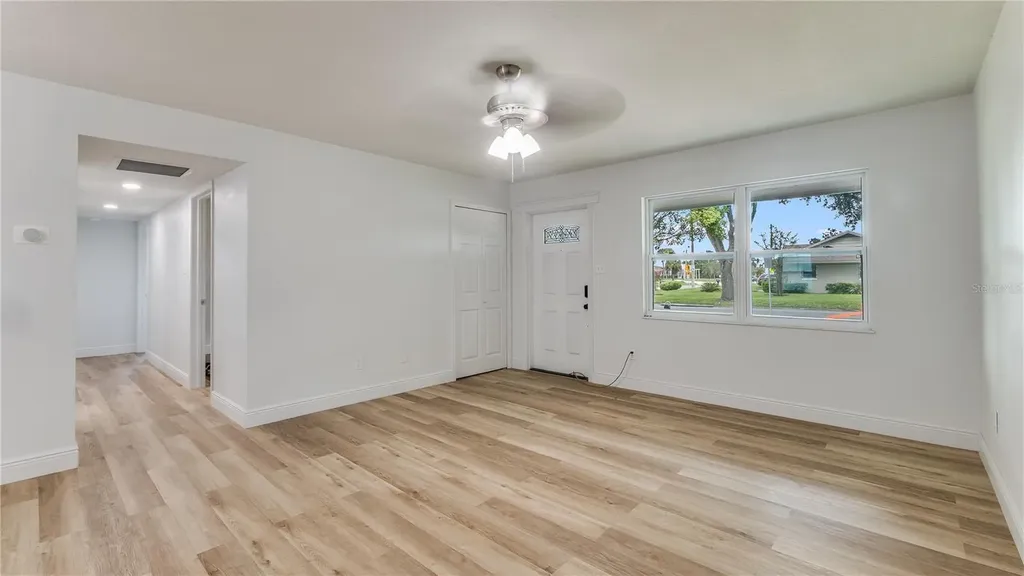 4294 Nimons Street Orlando FL 32811