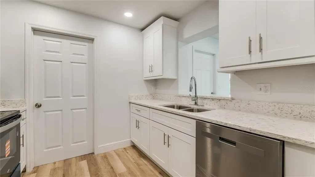 4294 Nimons Street Orlando FL 32811
