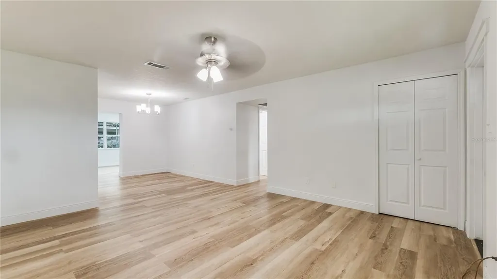 4294 Nimons Street Orlando FL 32811