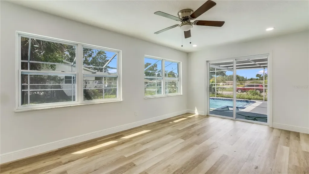 4294 Nimons Street Orlando FL 32811