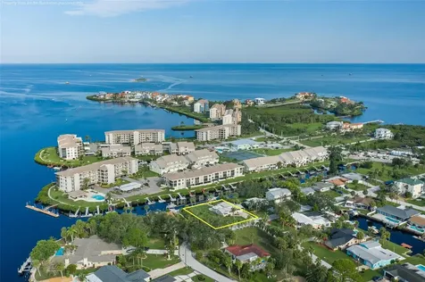 8201 Channel Drive Port Richey FL 34668