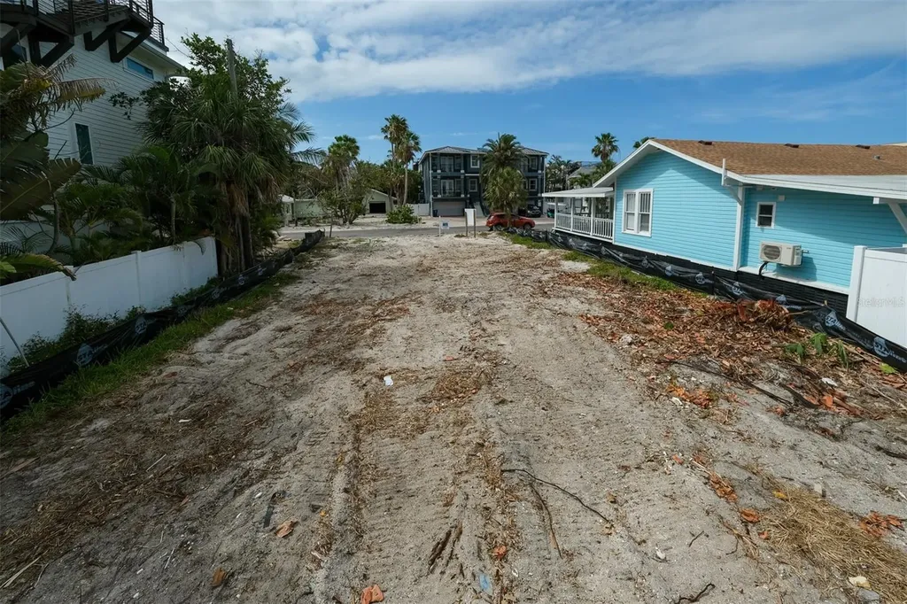 106 S 11th Bradenton Beach FL 34217