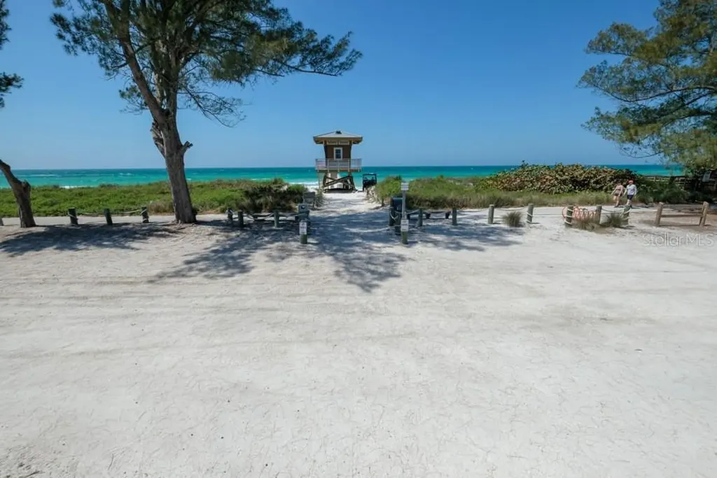 106 S 11th Bradenton Beach FL 34217