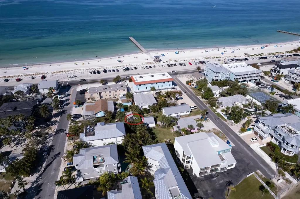 106 S 11th Bradenton Beach FL 34217