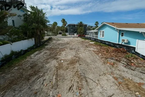106 S 11th Bradenton Beach FL 34217