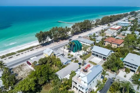 106 S 11th Bradenton Beach FL 34217