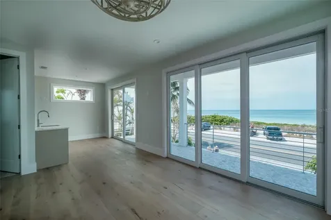106 S 11th Bradenton Beach FL 34217