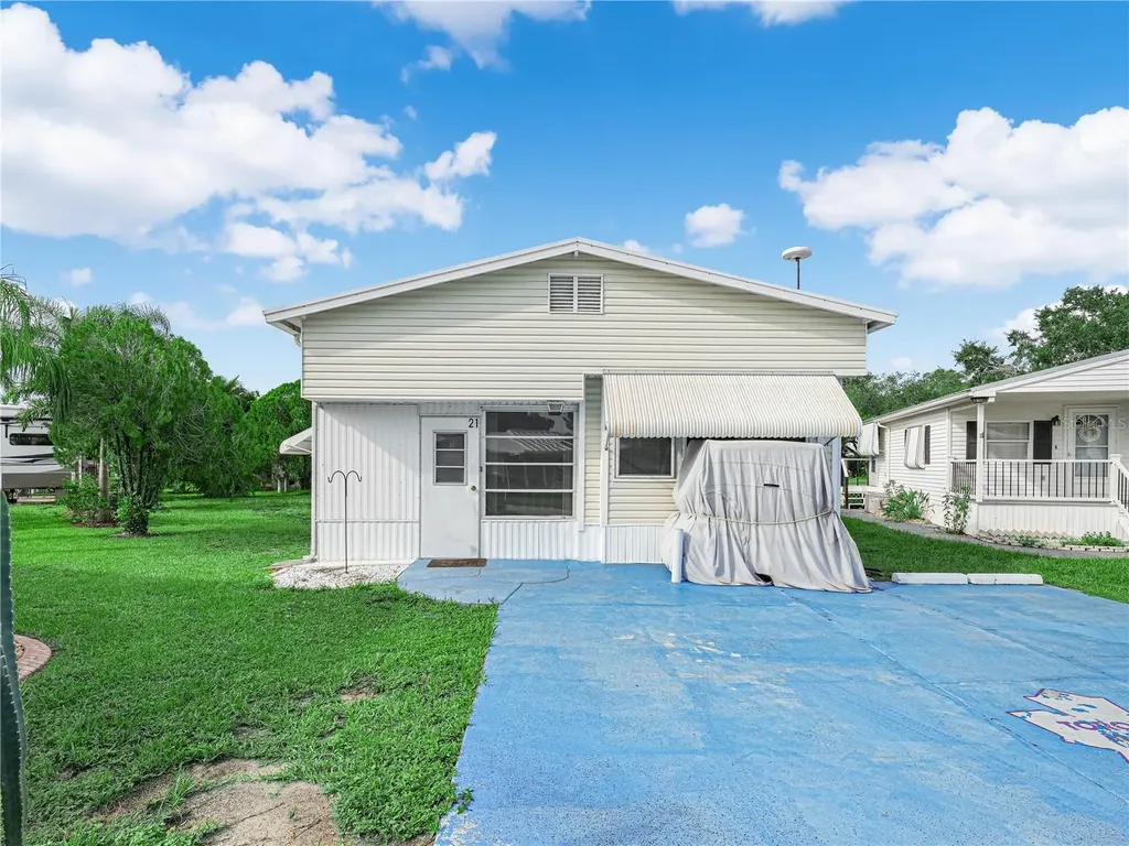 21 Saddlebag Trail S Lake Wales FL 33898