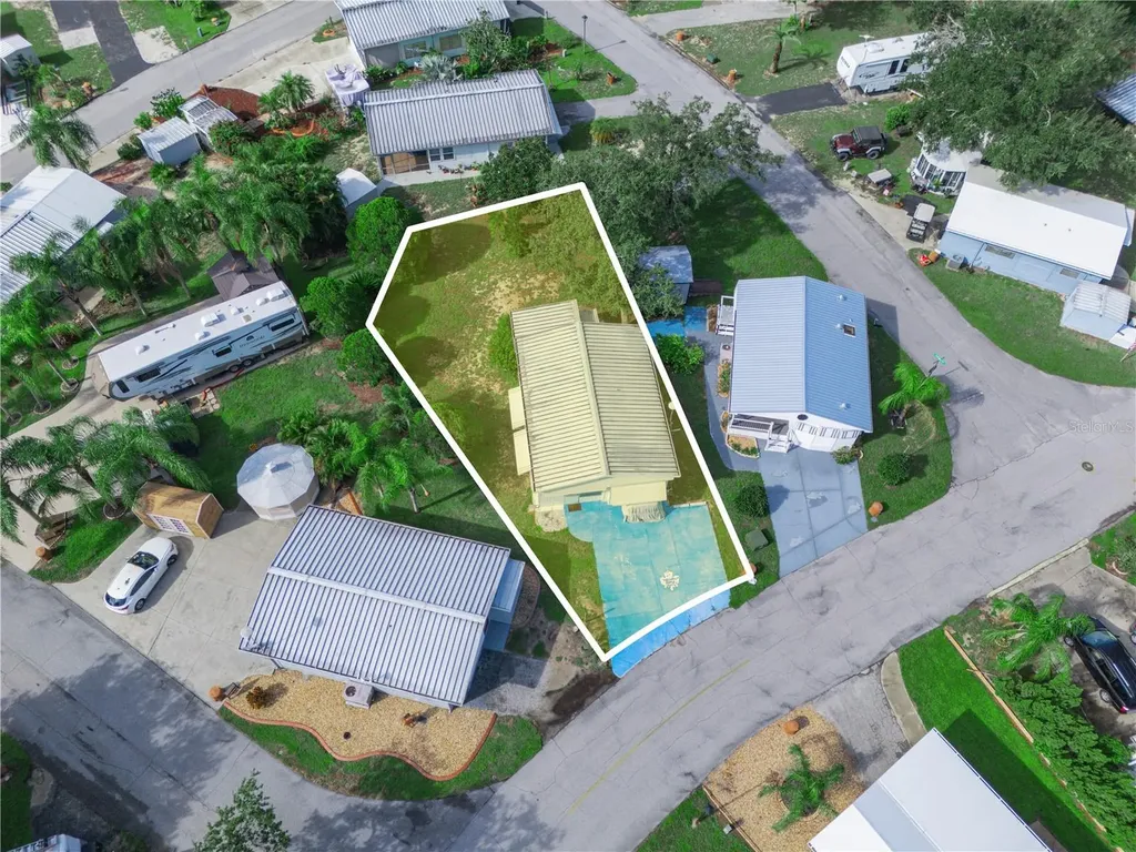 21 Saddlebag Trail S Lake Wales FL 33898