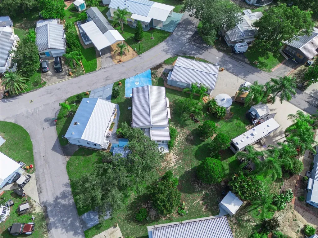 21 Saddlebag Trail S Lake Wales FL 33898