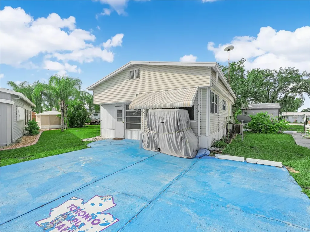 21 Saddlebag Trail S Lake Wales FL 33898