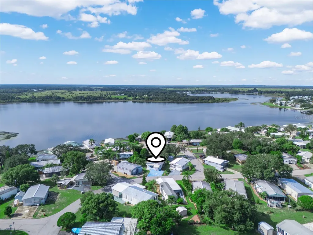 21 Saddlebag Trail S Lake Wales FL 33898