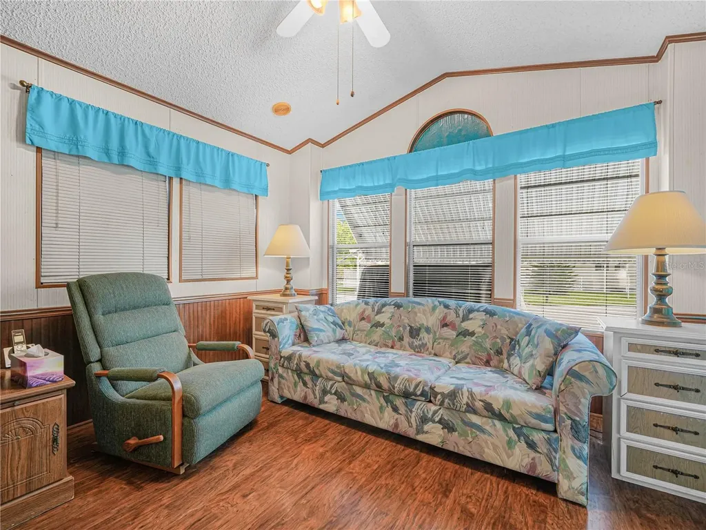 21 Saddlebag Trail S Lake Wales FL 33898