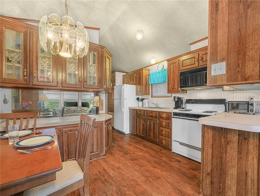 21 Saddlebag Trail S Lake Wales FL 33898