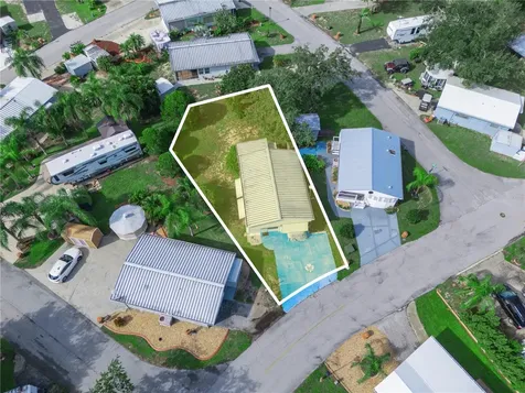 21 Saddlebag Trail S Lake Wales FL 33898