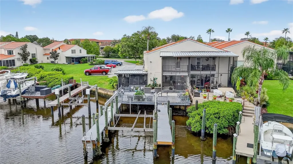 4201 Fogcutter Court Tampa FL 33615