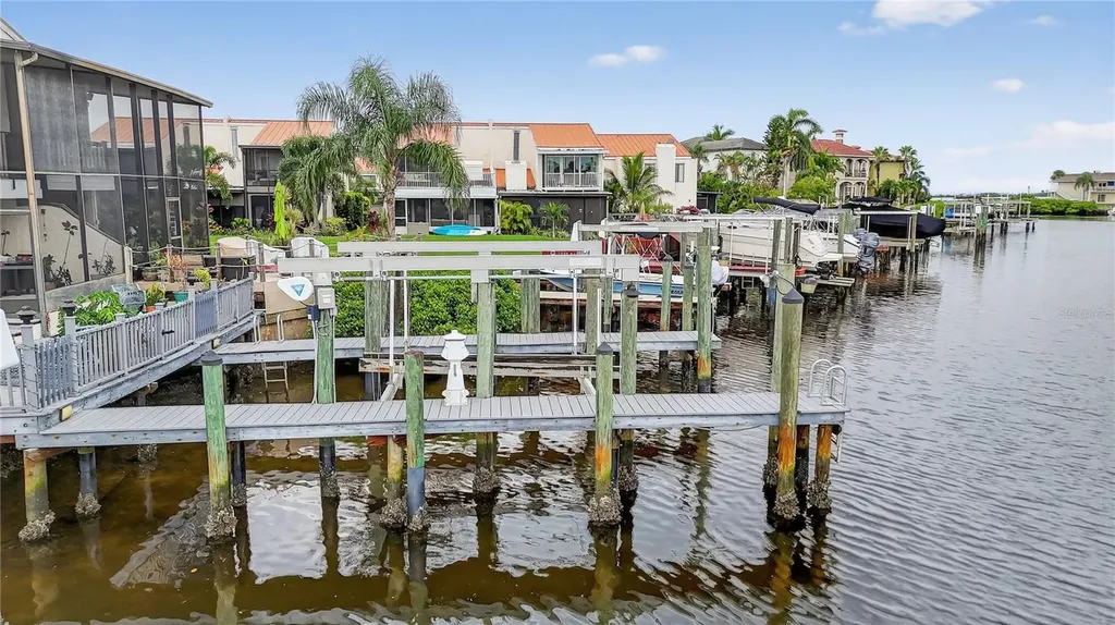 4201 Fogcutter Court Tampa FL 33615