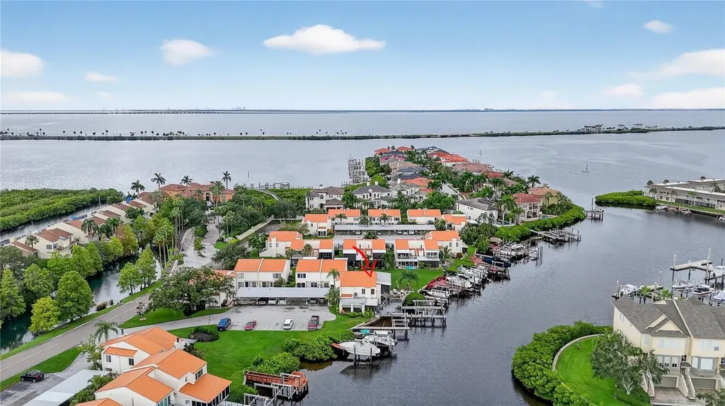 4201 Fogcutter Court Tampa FL 33615