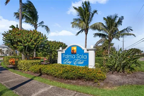 7611 34th Avenue W Bradenton FL 34209
