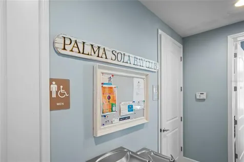 7611 34th Avenue W Bradenton FL 34209
