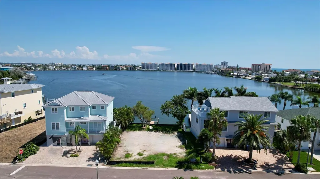 415 180th Avenue E Redington Shores FL 33708