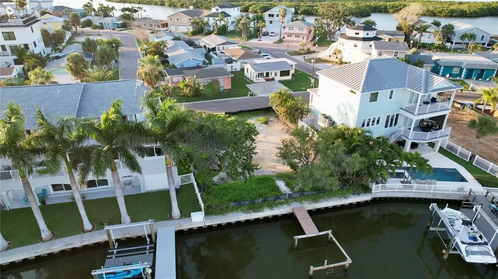 415 180th Avenue E Redington Shores FL 33708