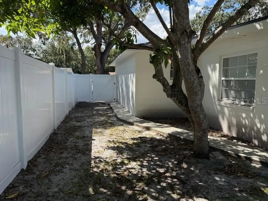 2539 Christine Drive Kissimmee FL 34744