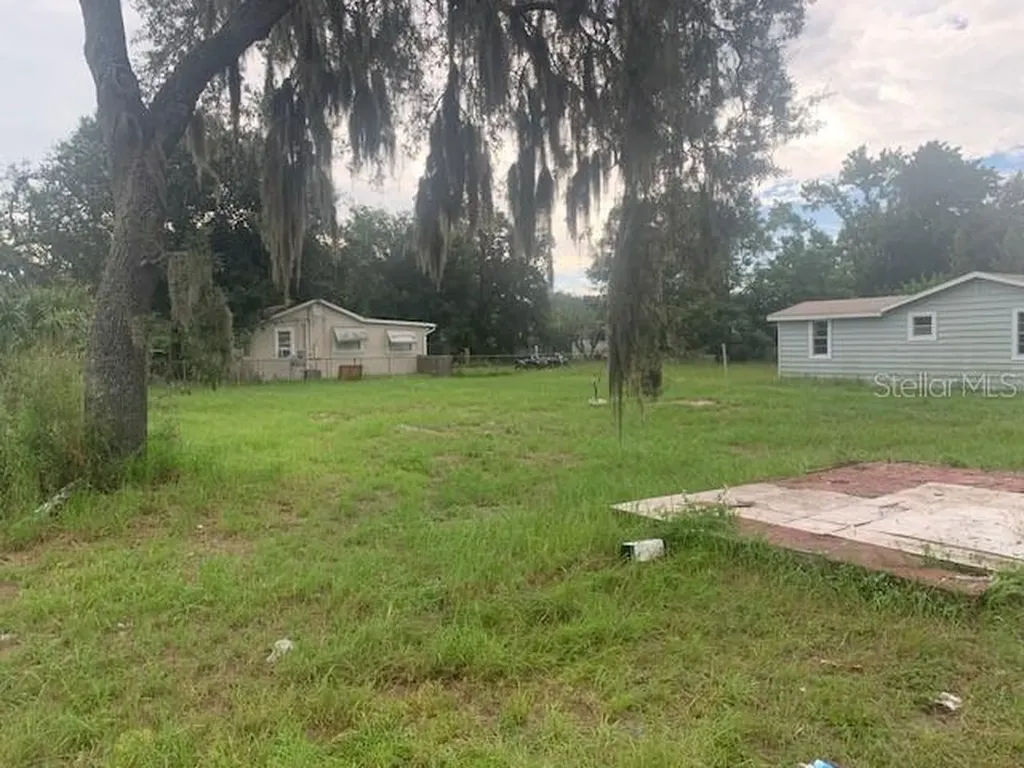 2904 Park Street Eaton Park FL 33840