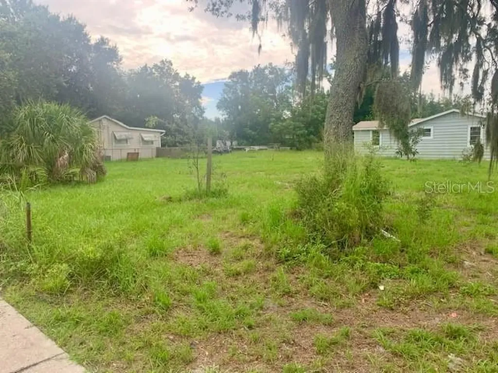 2904 Park Street Eaton Park FL 33840