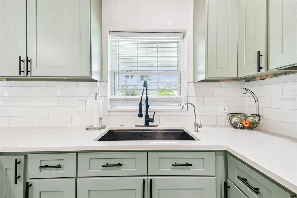 4728 9th Avenue N St Petersburg FL 33713