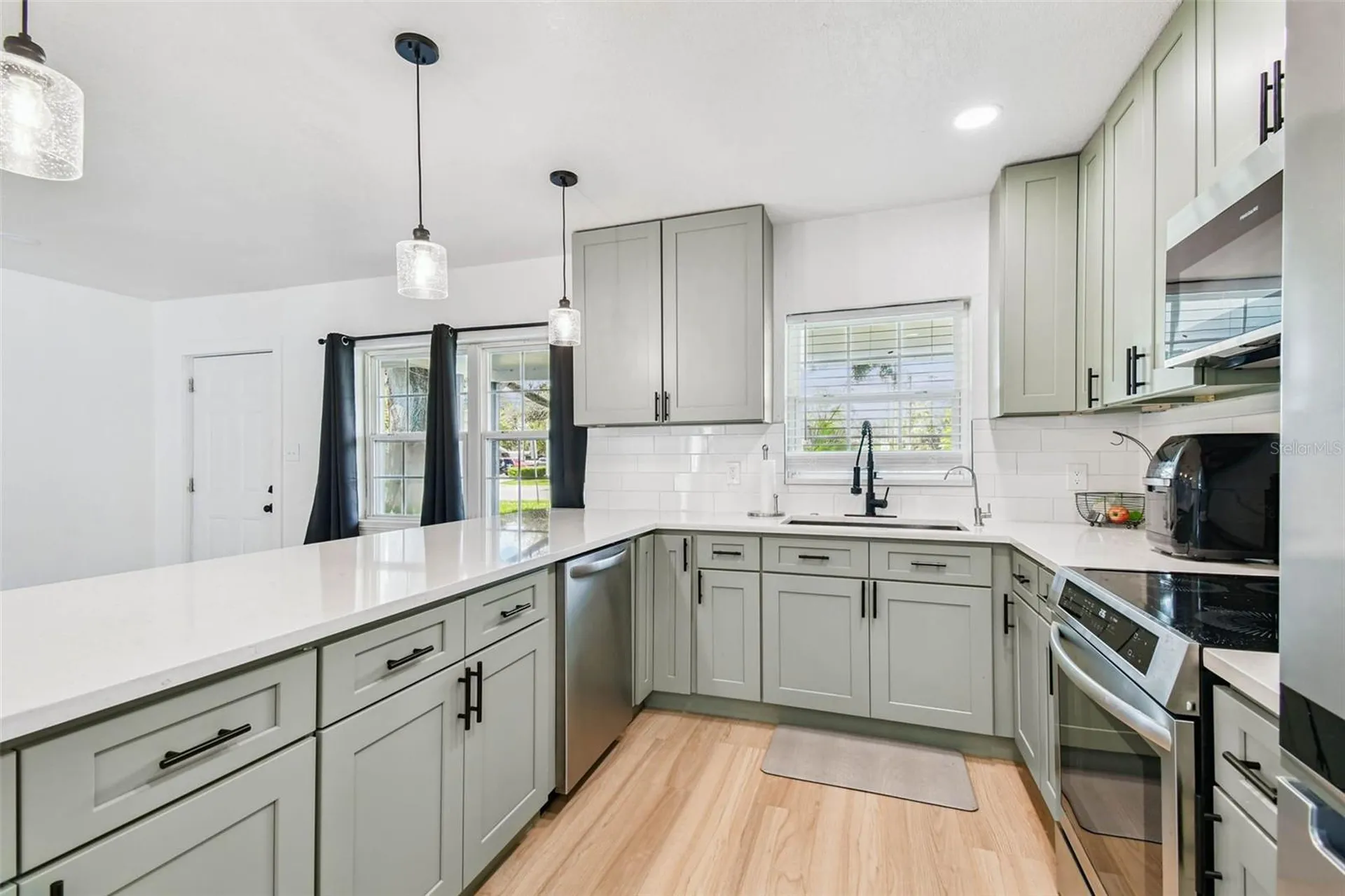 4728 9th Avenue N St Petersburg FL 33713