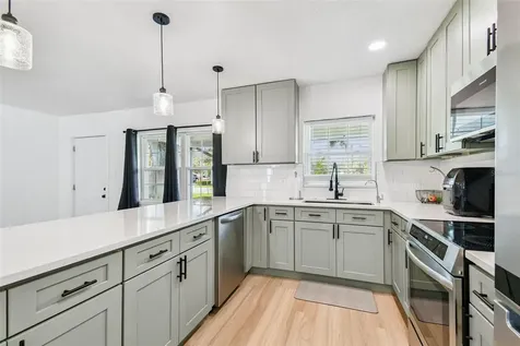 4728 9th Avenue N St Petersburg FL 33713