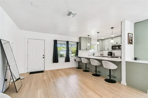 4728 9th Avenue N St Petersburg FL 33713