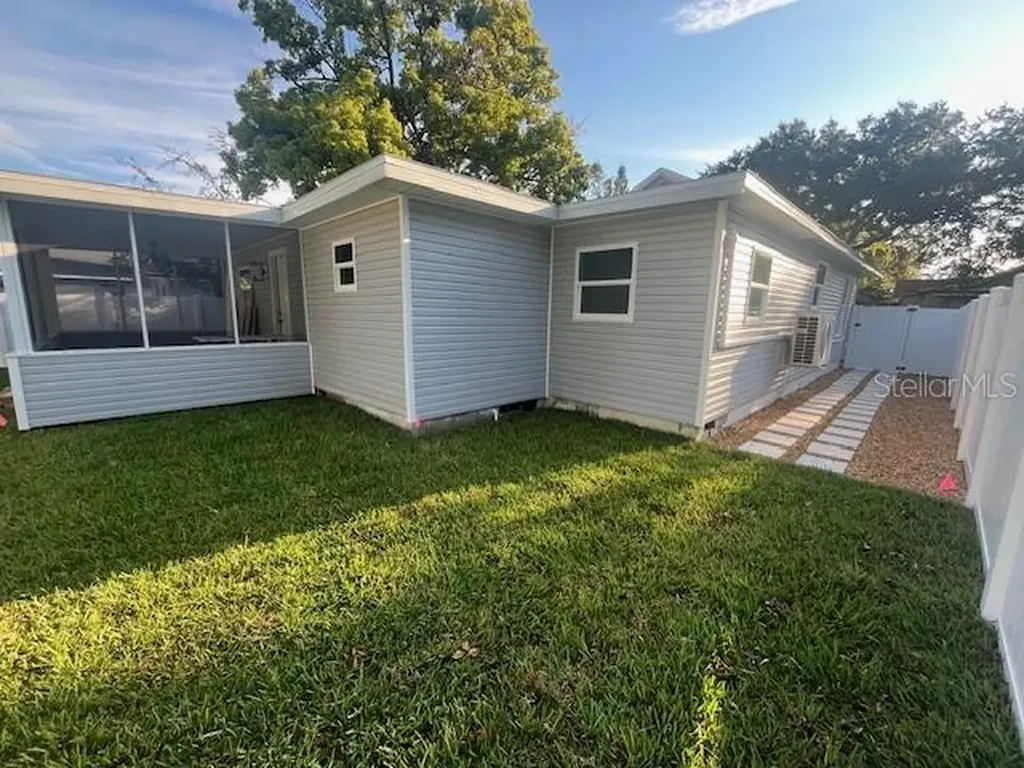 1574 Ewing Avenue Clearwater FL 33756