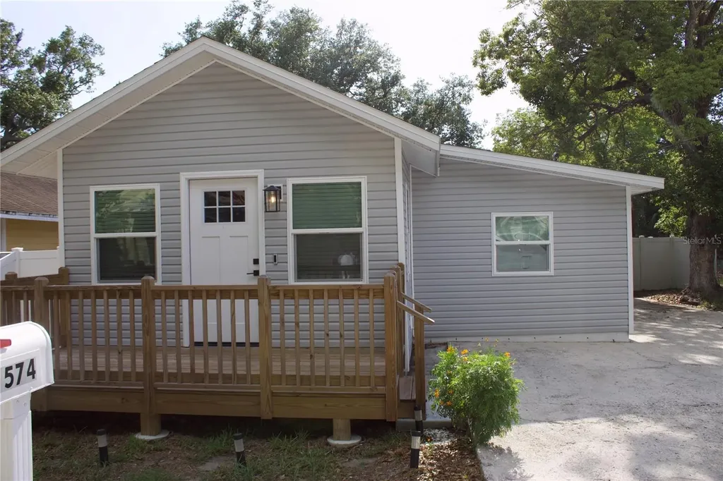 1574 Ewing Avenue Clearwater FL 33756