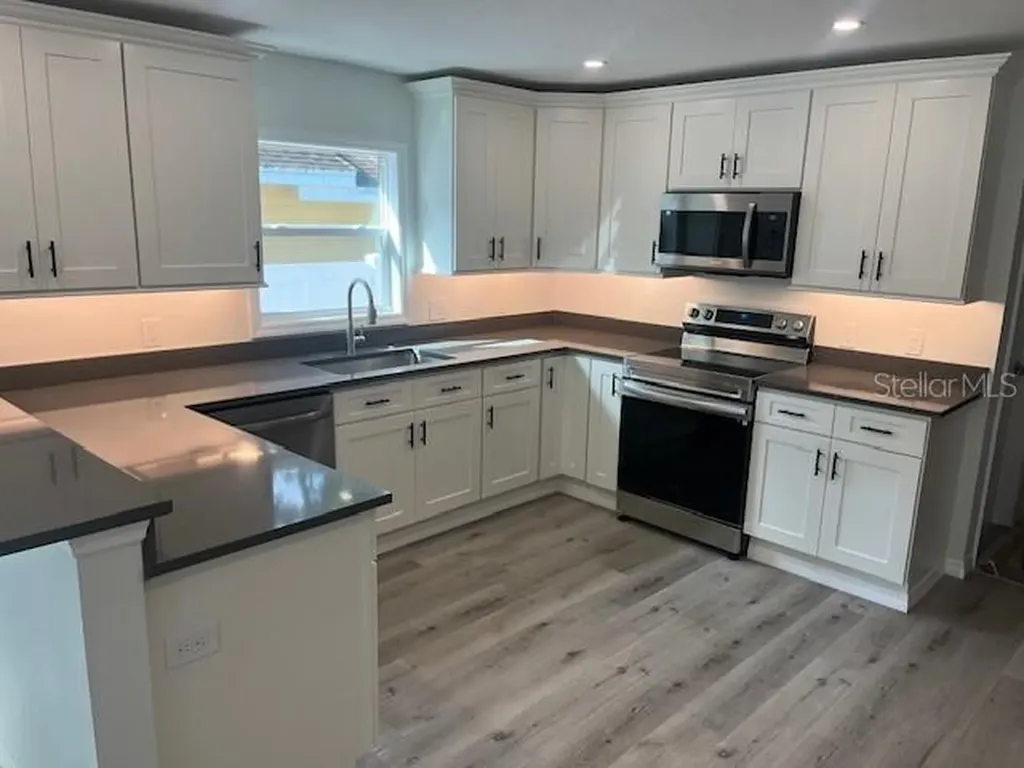 1574 Ewing Avenue Clearwater FL 33756