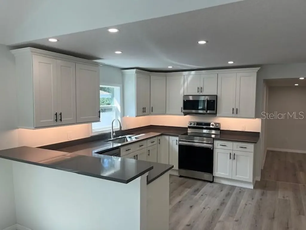 1574 Ewing Avenue Clearwater FL 33756