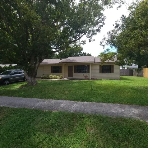 462 N Lake Avenue Apopka FL 32712