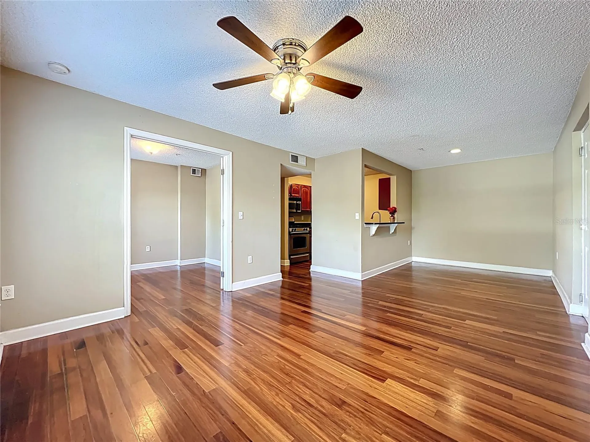 2065 Dixie Belle Drive Orlando FL 32812