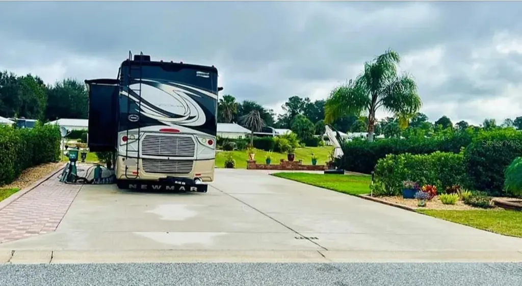 9531 SE 47th Way Webster FL 33597