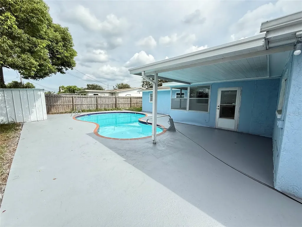 4233 Darlington Road Holiday FL 34691